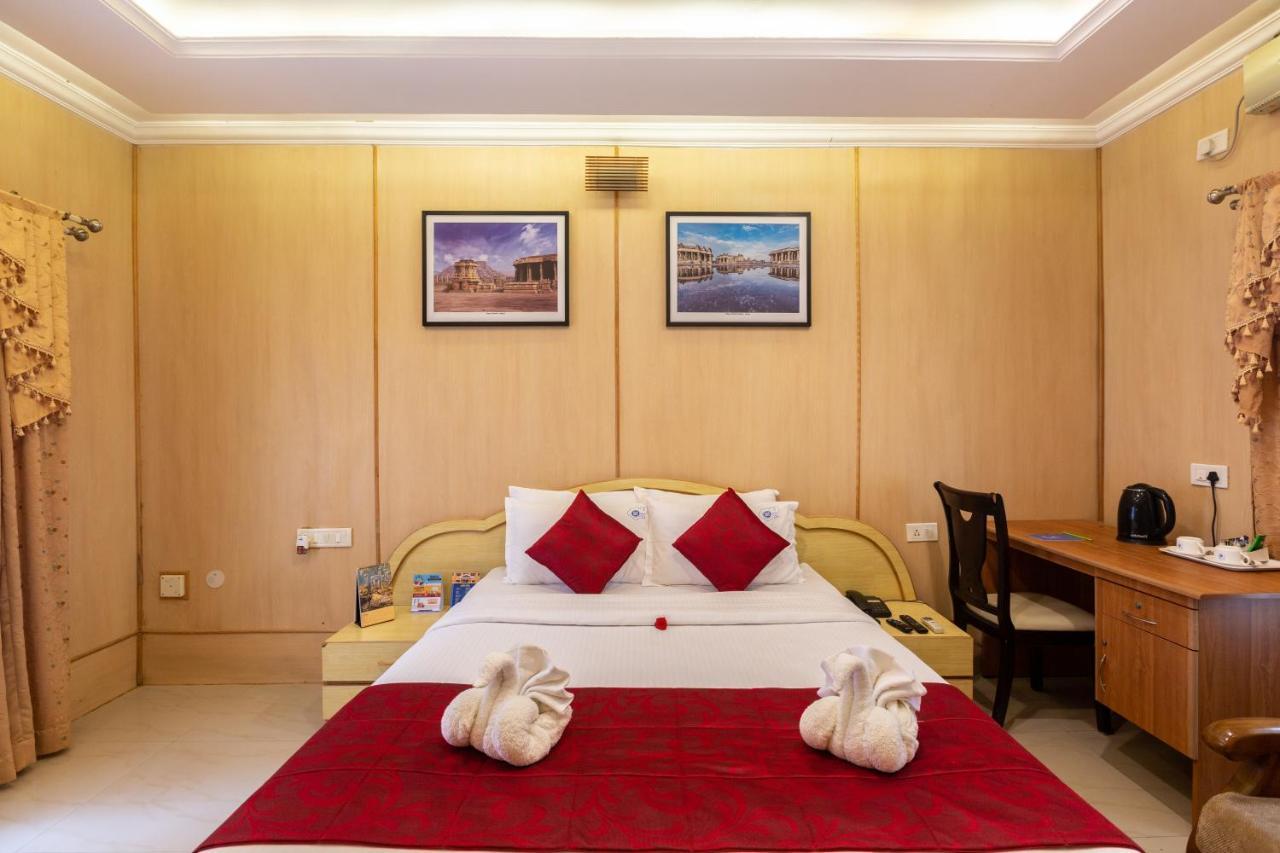 Kstdc Hotel Mayura Bhuvaneshwari Kamalapur Hampi Kültér fotó