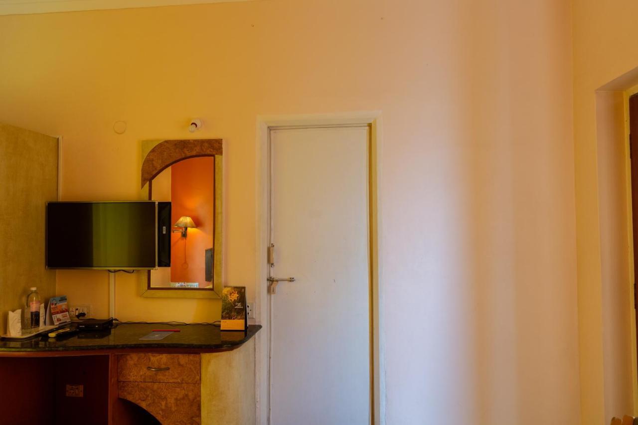 Kstdc Hotel Mayura Bhuvaneshwari Kamalapur Hampi Kültér fotó