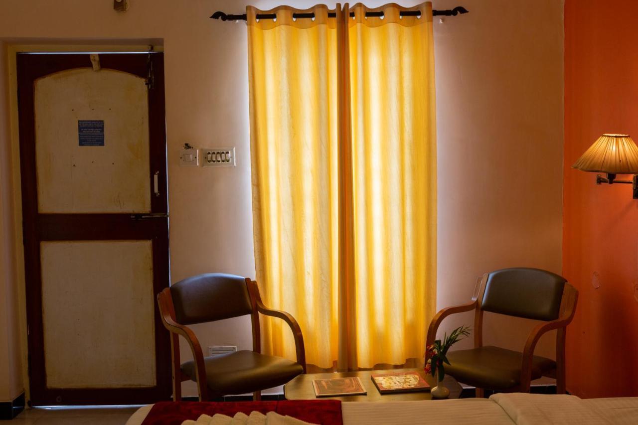Kstdc Hotel Mayura Bhuvaneshwari Kamalapur Hampi Kültér fotó