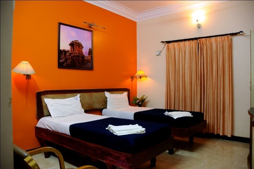 Kstdc Hotel Mayura Bhuvaneshwari Kamalapur Hampi Kültér fotó