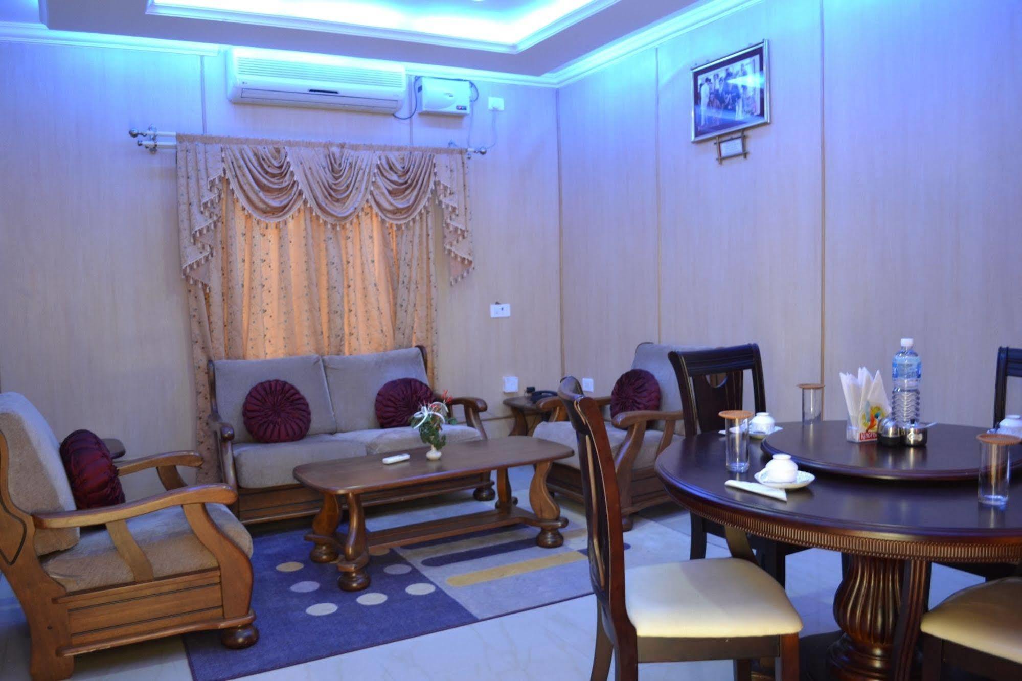 Kstdc Hotel Mayura Bhuvaneshwari Kamalapur Hampi Kültér fotó